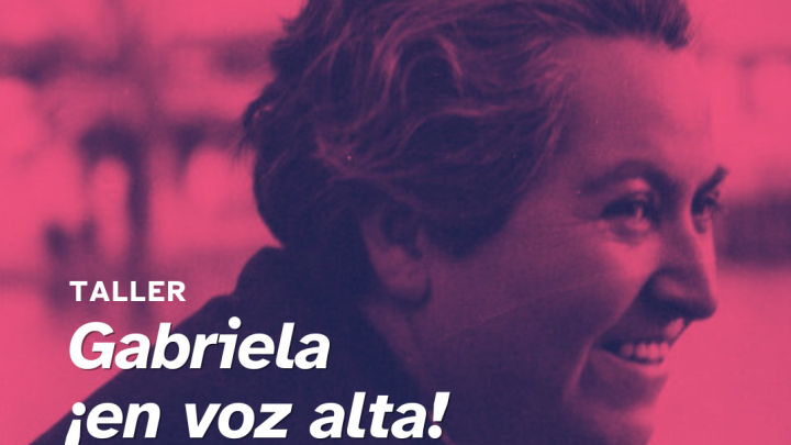 Participantes del taller “Gabriela ¡en voz alta!” lectura y grabación poemas de Gabriela Mistral en la Biblioteca Regional de Los Lagos, guiados por instructores y equipo de grabación.